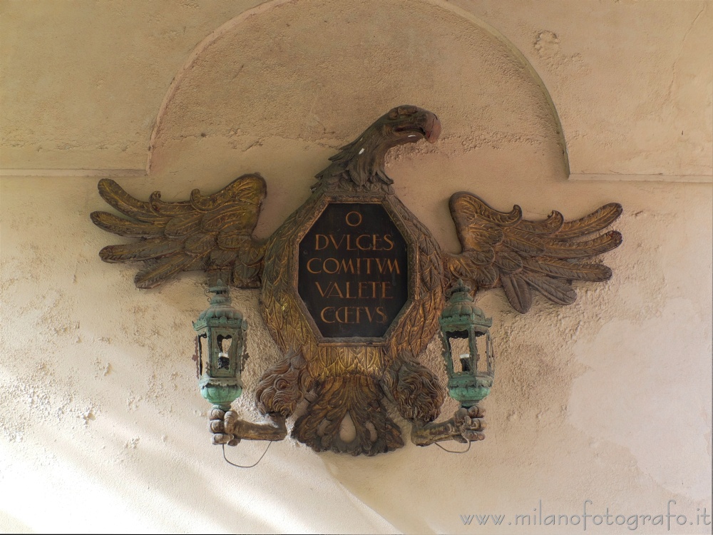 Milano - Lampione interno nel cortile di Casa degli Atellani e Vigna di Leonardo